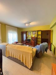 Etagenwohnung en Santa Cruz de Mudela. Luminoso piso en venta de 4 habitaciones