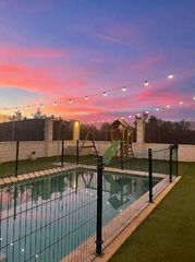 Bauernhof en Larache. Complejo rural en valdepe�as con piscina, zona de barbacoa y par