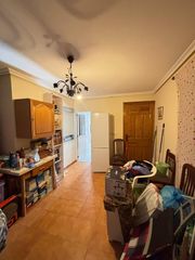 Casa a Valdepeñas. Venta de casa en planta baja con parcela de 250 m2