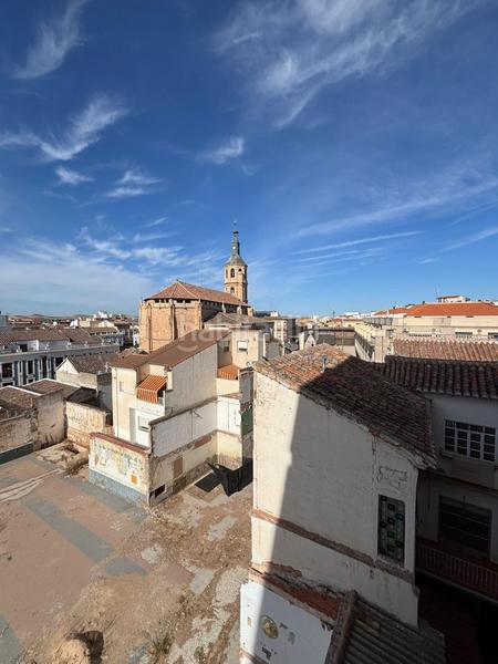 Foto bba54d82-3094-434f-8d29-55ed531a7f5f. Piso se vende amplio piso en todo el centro en Valdepeñas