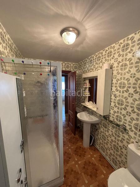 Foto f0dc90f9-eea3-4354-bf26-e34556470f7d. Piso se vende amplio piso en todo el centro en Valdepeñas