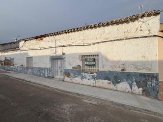 Maison  Matadero. Se vende casa, ideal para hacer cocheras