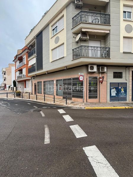 Foto bccebf30-599f-4fb0-bb35-d724d320c825. Local comercial a Valdepeñas
