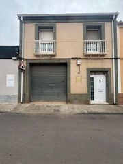 Maison à Valdepeñas. Se vende amplia vivienda familiar