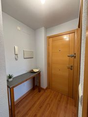 Affitto Appartamento in Valdepeñas. Piso moderno y luminoso con balcón y parking.