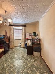 Casa in Valdepeñas. Casa con estilo tradicional y amplios espacios exteriores