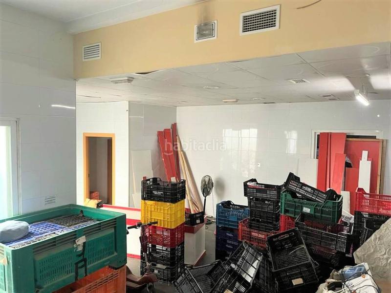 Foto 650d2cc3-1285-46b7-8a0e-209896c58878. Locale commerciale in Zona Avenida al Vedat Torrent