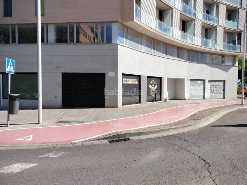 Foto 91b4f35c-737e-49ec-9b87-a6b4b6b5752a. Alquiler local comercial en d´atenes-04 23 local comercial rotonda parc central en Torrent