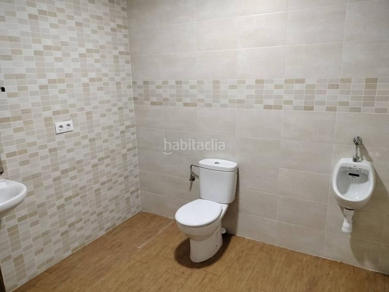 Foto d1afa58b-27c7-40d4-bb26-e4621098b1e4. Alquiler local comercial en d´atenes-04 23 local comercial rotonda parc central en Torrent