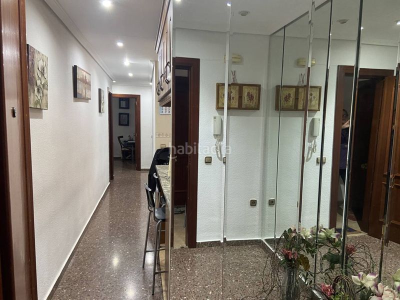 Foto 0b2bf27d-30a2-4790-b3a1-25e48d2e2f93. Pis amb aparcament a Zona Avenida al Vedat Torrent