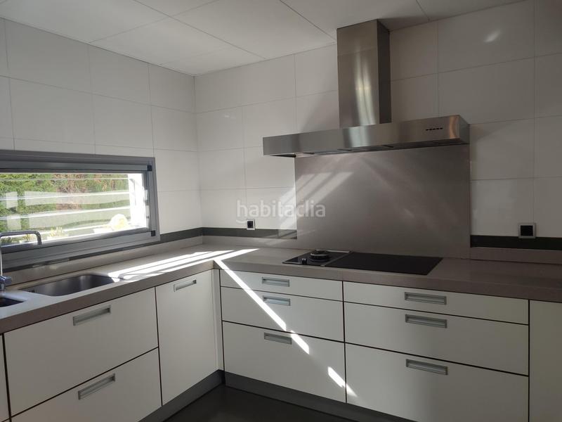 Foto 77ec567f-2c1d-4c05-ae17-3d00021466aa. Casa bifamiliare con riscaldamento parcheggio in Oromana Alcalá de Guadaira