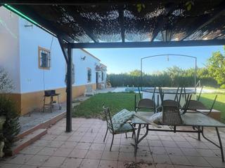 Chalet en Centro. Magnifica propiedad para entrar a vivir