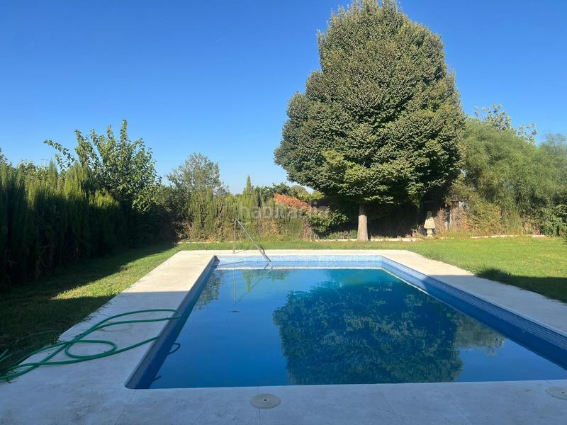 Foto f86ff607-528f-451b-aa62-32fce77b343d. Chalet avec chauffage parking piscine dans Centro Utrera