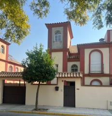 Maison jumelée à Centro. Oportunidad única en bormujos! chalet pareado en excelente ubica