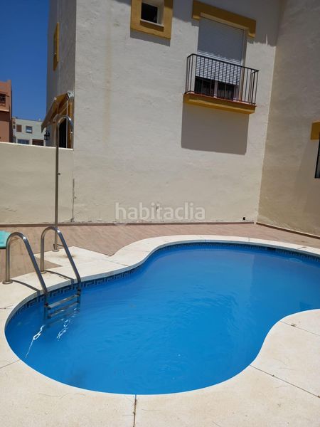 Foto 3b9a552d-8c9c-4b76-9a38-6b23c41c6024. Casa adosada  a tan solo 50 metros de la playa en Estepona