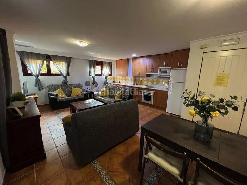 Foto b7b5649b-aa33-4599-862e-20e4d358d919. Piano terra con parcheggio piscina in Paraiso - Barronal Estepona