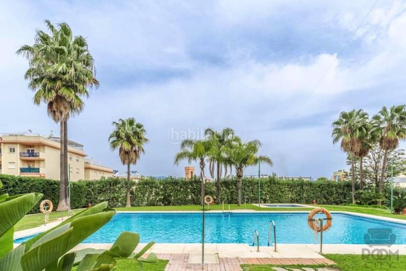 Foto 3545dbd3-e3de-4ec1-97cc-3c1317ea2f24. Apartament amb aparcament piscina a puerto de Estepona Estepona