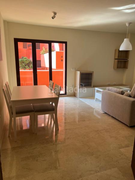 Foto 3bd6ae35-b661-4c9c-90f7-151a121a0af3. Apartament amb aparcament piscina a puerto de Estepona Estepona