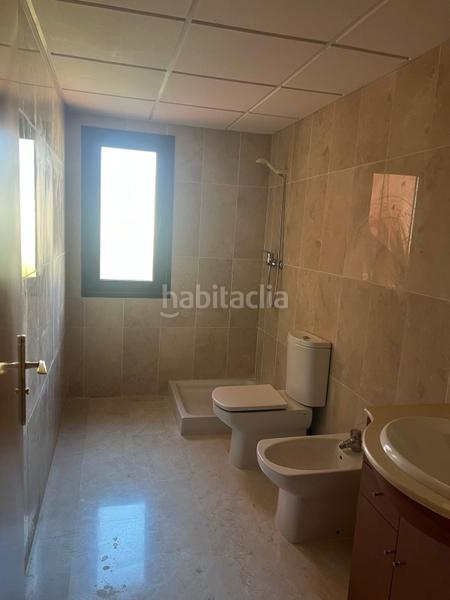 Foto bd08567f-a42e-4a42-9a84-04f5e3dbc43c. Apartament amb aparcament piscina a puerto de Estepona Estepona