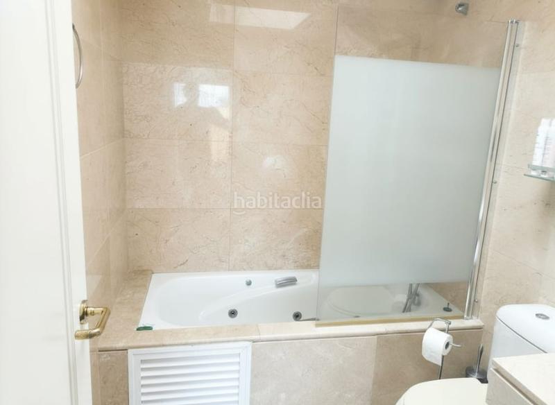 Foto 872913c4-bc3a-4b02-8861-7f93ad219798. Attico con parcheggio piscina in La Duquesa Manilva