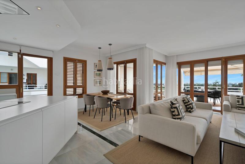 Foto 52b201a2-88f2-4c12-aede-3f64808dfb1c. Appartement avec parking piscine dans Los Naranjos Marbella