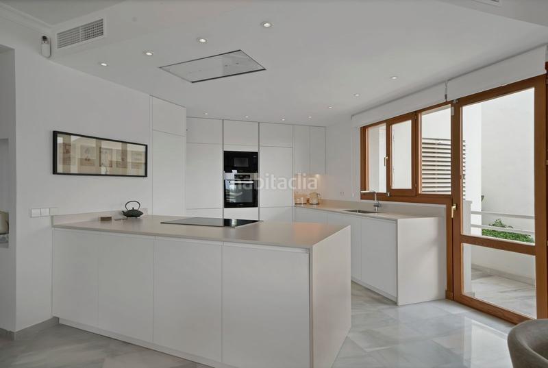 Foto c9cb0d24-d305-4a01-ba64-0056aeed3f88. Appartement avec parking piscine dans Los Naranjos Marbella