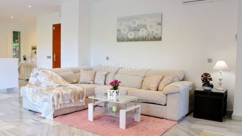 Foto 3d1789ca-90f1-4fa4-9675-e63c7ee3af6a. Casa amb aparcament piscina a Los Flamingos Benahavís