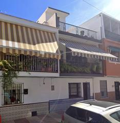 Casa adossada a San Pedro de Alcántara Pueblo. Encantadora casa adosada