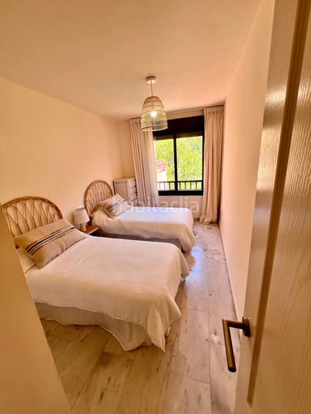 Foto c40598f4-46ec-4514-a3dc-688f6229a55a. Àtic amb aparcament piscina a La Carolina - Guadalpín Marbella