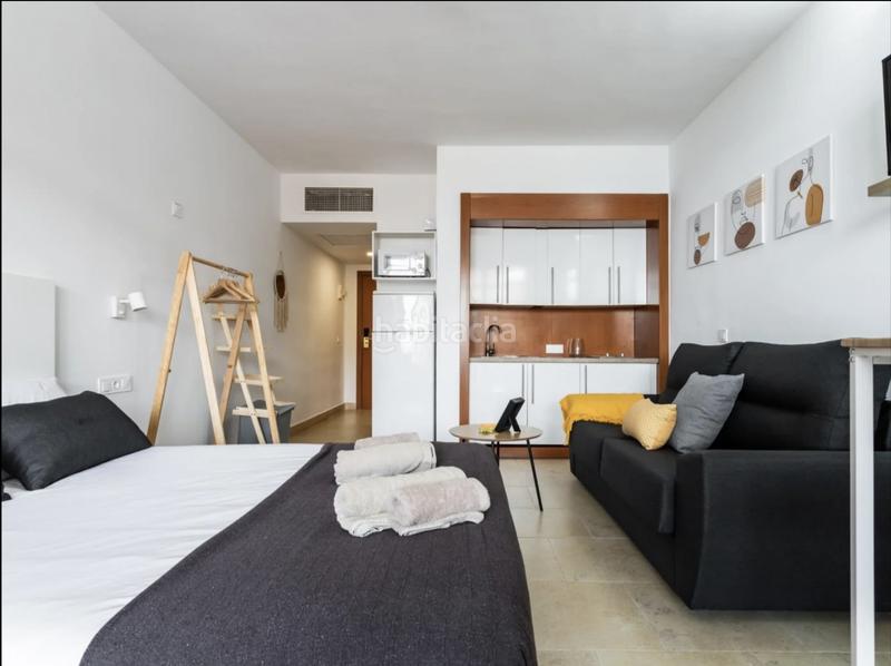 Foto c4732842-08ab-4df6-851f-1e3218e4a6d0. Studio with pool in Puerto Deportivo Fuengirola