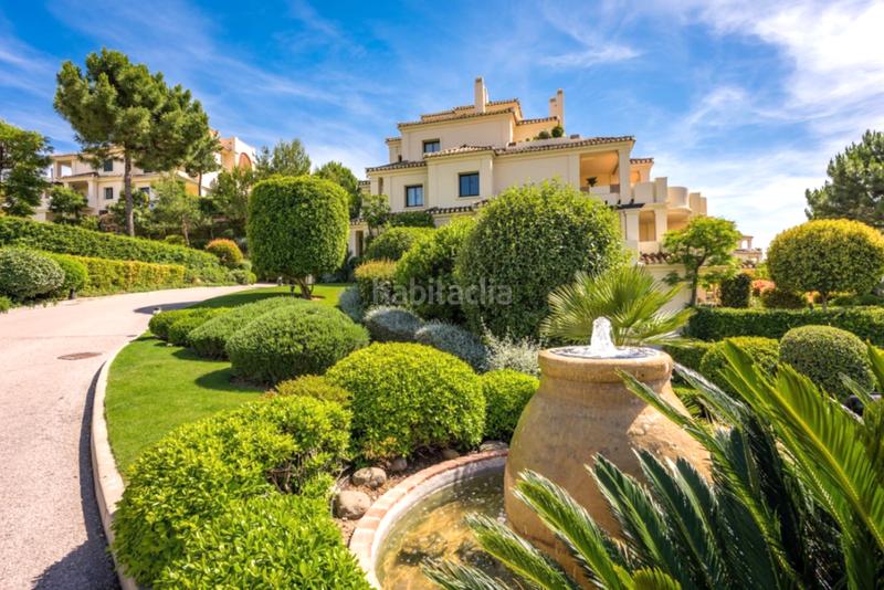 Foto 229ebb66-8c67-4f4c-b1ef-6336c99360e9. Lloguer àtic amb aparcament piscina a los arqueros - puerto del almendro Benahavís