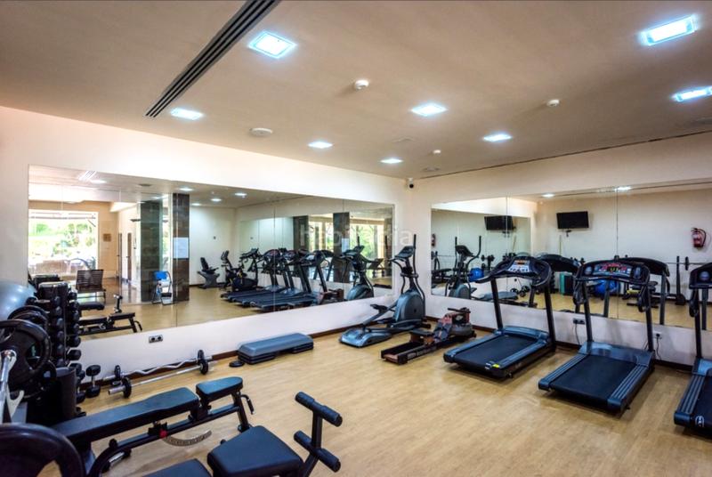 Foto 4ad9953d-368d-4530-8310-a8c00fbafc0b. Lloguer àtic amb aparcament piscina a los arqueros - puerto del almendro Benahavís