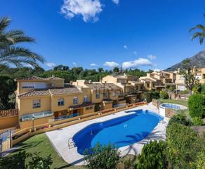 Maison jumelée à La Merced. Encantadora casa pareada con solárium privado en la merced