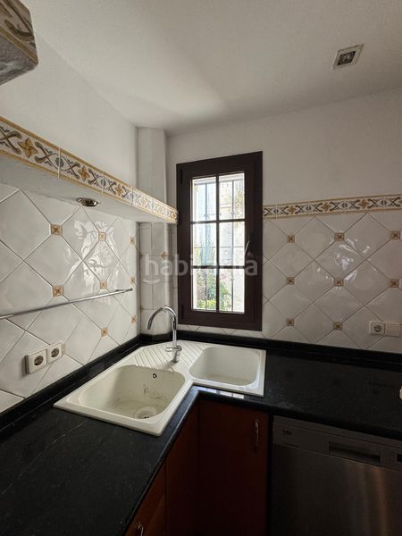 Foto 8379145f-d9cc-4619-981d-efabde99bd61. Casa aparellada amb aparcament piscina a Casco Antiguo Marbella
