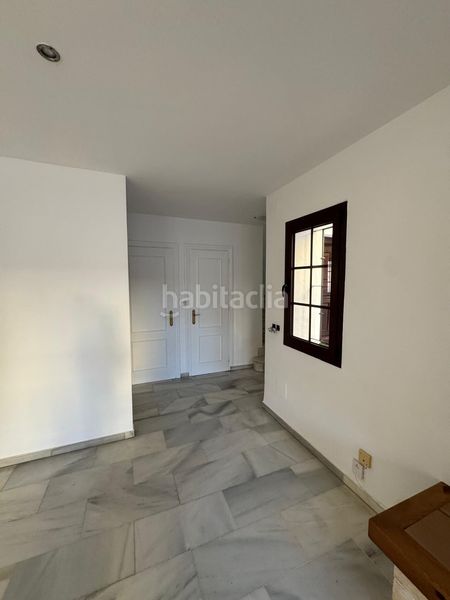 Foto df2609fd-b277-412b-bbb7-d5fd510f18d0. Casa aparellada amb aparcament piscina a Casco Antiguo Marbella