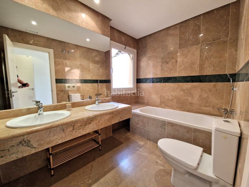 Foto 5ef552b7-2632-44b2-8502-98ea2371b178. Apartament amb aparcament piscina a Los Naranjos Marbella
