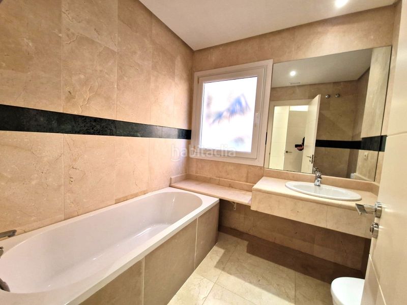 Foto 68ee7a82-c516-4f05-8acc-10a09a4058af. Apartament amb aparcament piscina a Los Naranjos Marbella