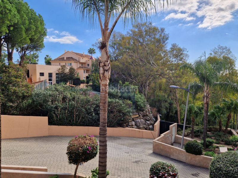 Foto b243cedb-c3fb-4518-a855-6a806051a563. Apartament amb aparcament piscina a Los Naranjos Marbella