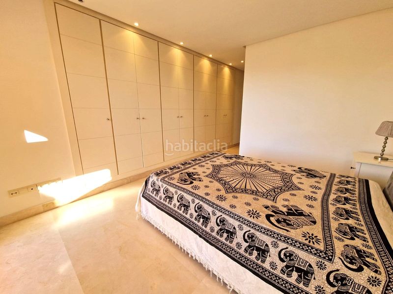 Foto ee63f8ac-b14f-43aa-8336-06060900c87e. Apartament amb aparcament piscina a Los Naranjos Marbella