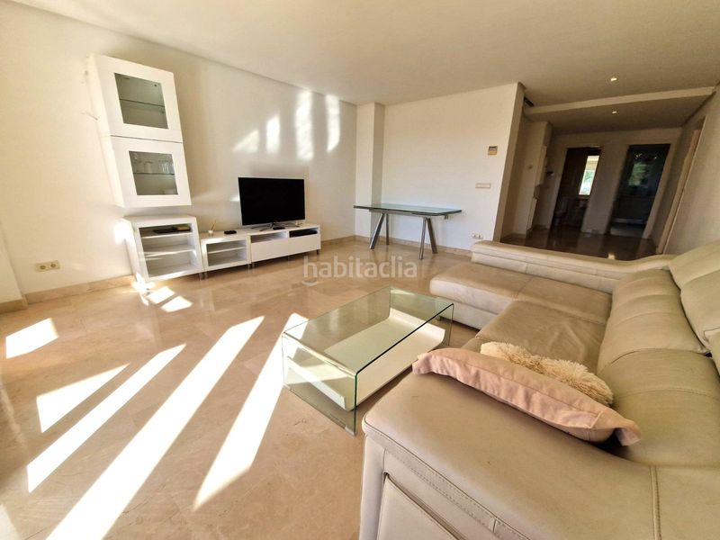 Foto eecdb13a-9f9a-42d3-a8e1-6269a04e3a2e. Apartament amb aparcament piscina a Los Naranjos Marbella