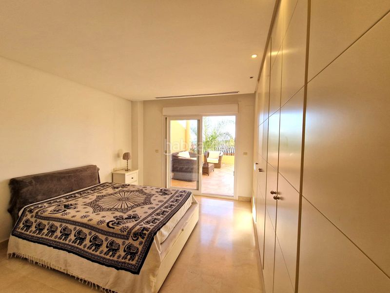 Foto fc8d3638-2597-4091-892a-e2b562c9a13c. Apartament amb aparcament piscina a Los Naranjos Marbella