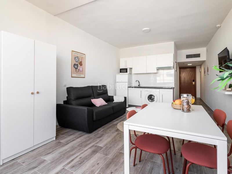 Foto 537ffa4d-f48e-48df-ae20-9c5aa4416e3b. Apartament amb piscina a Puerto Deportivo Fuengirola