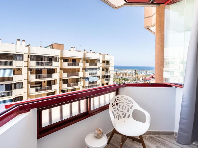 Foto ac0dfcd6-3fd3-47f2-a74f-a6b4fd6868e2. Apartament amb piscina a Puerto Deportivo Fuengirola