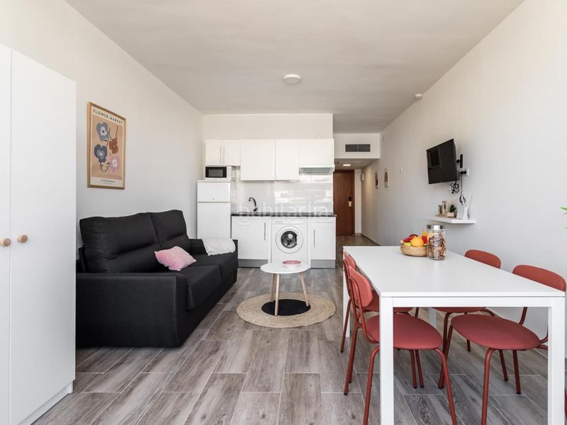 Foto cb6128dd-e74f-4ca9-ac46-d43434765913. Apartament amb piscina a Puerto Deportivo Fuengirola