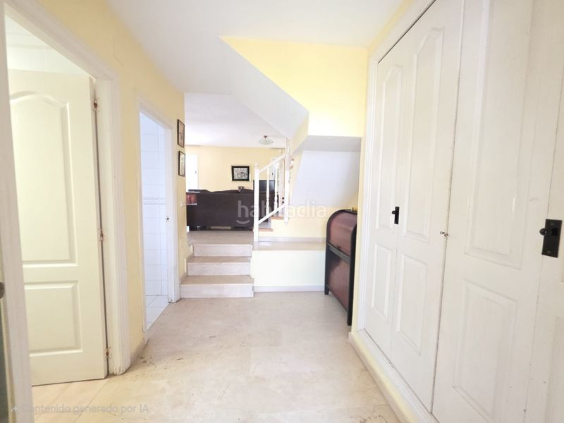 Foto fef0af07-a1b5-46a4-ba72-b976d37a84e5. Casa aparellada amb aparcament piscina a marina de Casares Casares