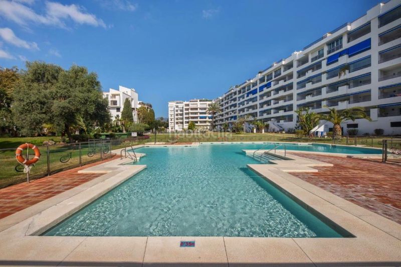Foto 979ab66d-ccfb-48f6-bfa7-bb65fedb697b. Apartament amb aparcament piscina a Puerto Banús Marbella
