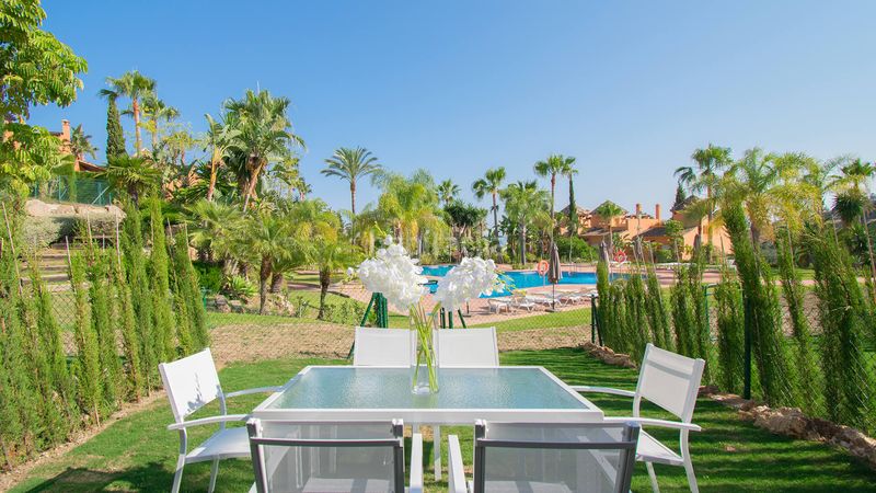 Foto bf64f501-ccfd-4ea8-80b6-917ac76f9b64. Casa adossada amb aparcament piscina a Paraiso - Barronal Estepona