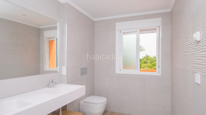 Foto f0c87561-1fb7-4db0-94d4-26d6077ef1c1. Casa adossada amb aparcament piscina a Paraiso - Barronal Estepona