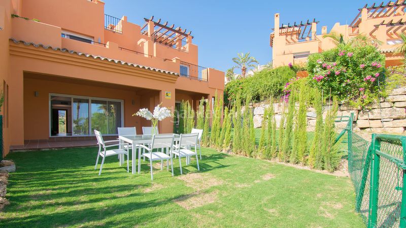 Foto fdc0af4e-81cb-4329-b68a-de816ca47103. Casa adossada amb aparcament piscina a Paraiso - Barronal Estepona