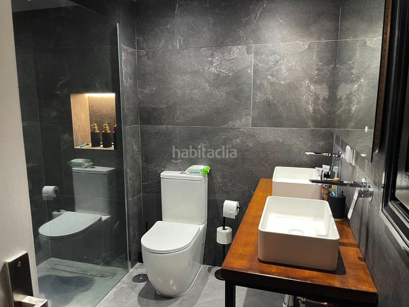 Foto eecf98af-e192-4d4c-a71f-3d5b1a5a4c02. Casa adosada  totalmente amueblada y reformada en Marbella